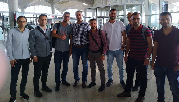 49 معلما فلسطينيا وصلوا إلى الكويت .. الدفعة الأولى