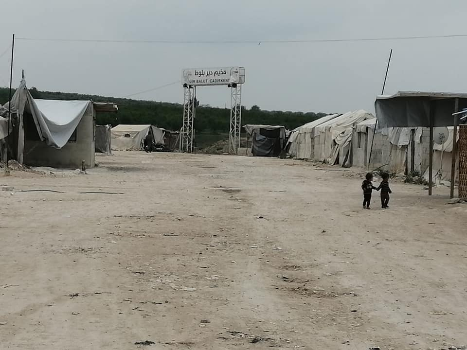 تضاعف مأساة الفلسطينيين في مخيمات الشمال السوري بسبب قيظ الصيف