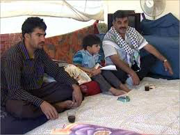 لاجئون فلسطينيون بجنوب تونس يطالبون السلطات بإلقائهم في البحر