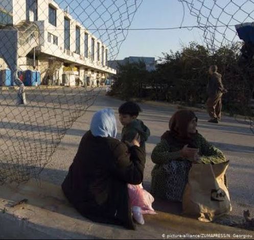 "أم محمد" مسنة فلسطينية عالقة في اليونان بلا وثائق.. والسفارة لـ "قدس برس": سنحاول مساعدتها