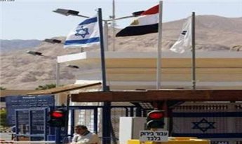 429 سائحا "إسرائيليا" يصلون سيناء عبر معبر طابا