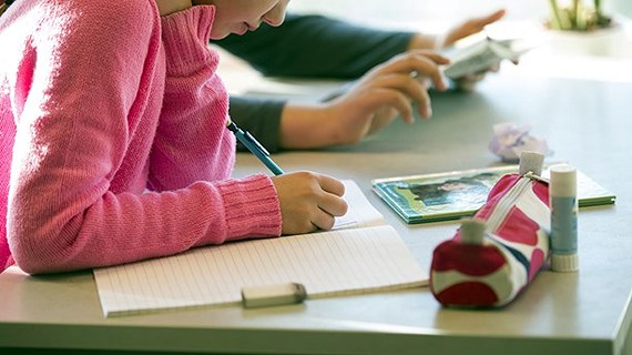 التلاميذ المهاجرون حديثًا للسويد يعانون من مادة التاريخ